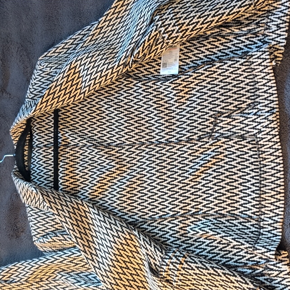 Marc Aurel| Women's Black and White Herringbone Blazer With Shoulder Pads - Picture 9 of 16